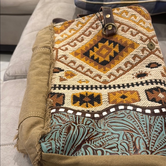 Myra Boho Tote Bag with Tribal Pattern new with tags . Good for weekend travel . - Picture 3 of 8